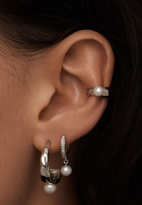Серьги из серебра с натуральным жемчугом и фианитами MIE