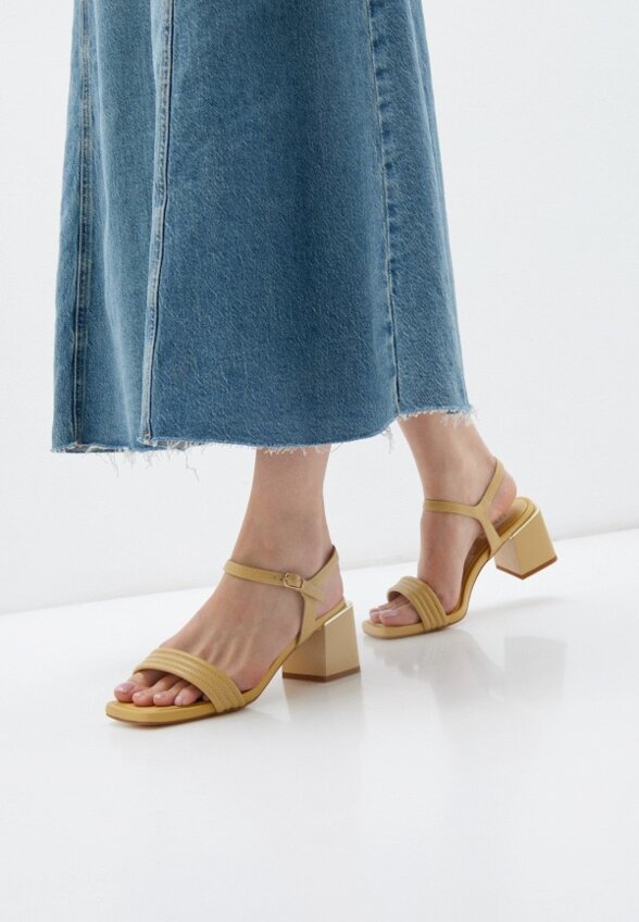 Босоножки Covani