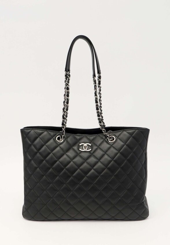 Chanel Shopping