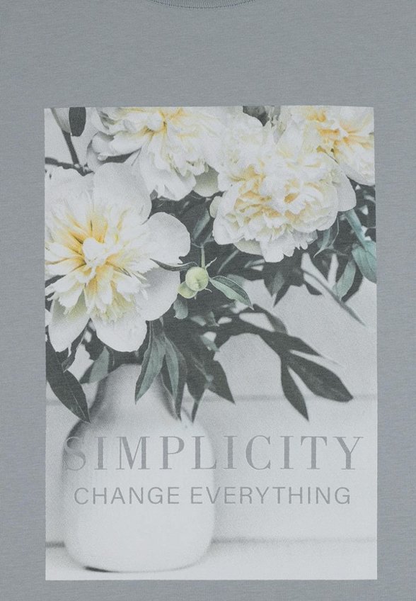 Футболка Апрель