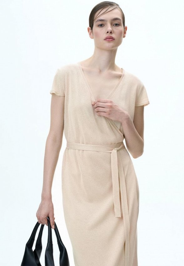 Платье Brusnika