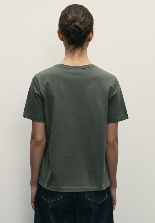 Футболка Zarina