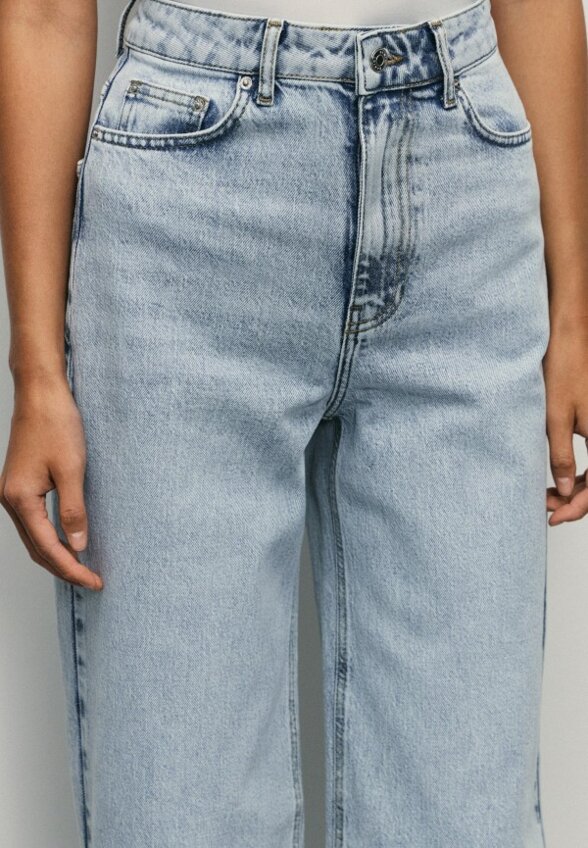 Джинсы Zarina