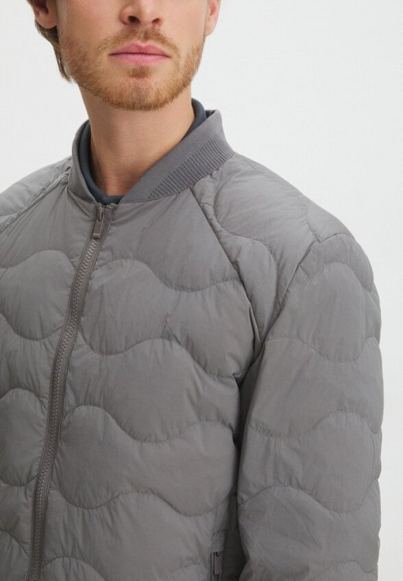 Бомбер Maison David