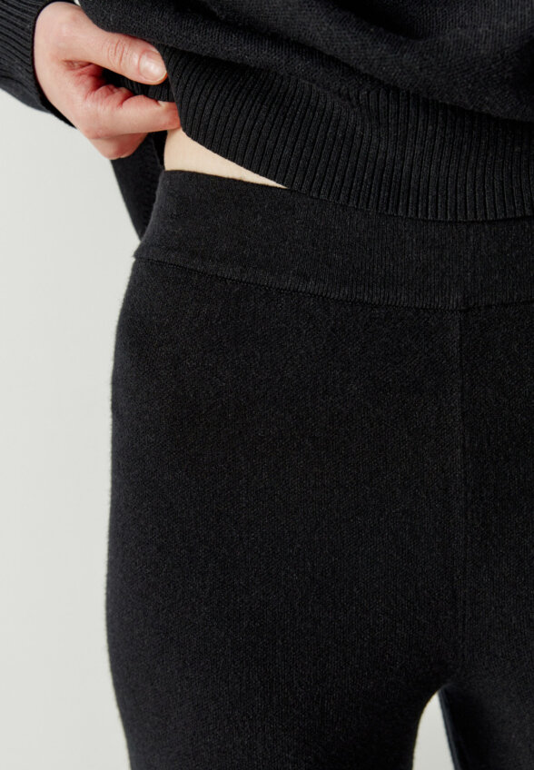 Прямые вязаные брюки с высокой посадкой