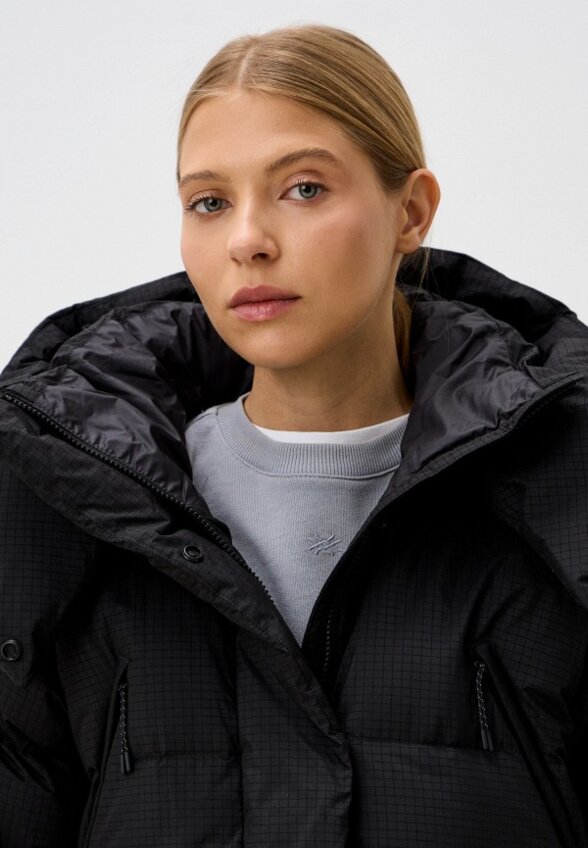 Пуховик Helly Hansen