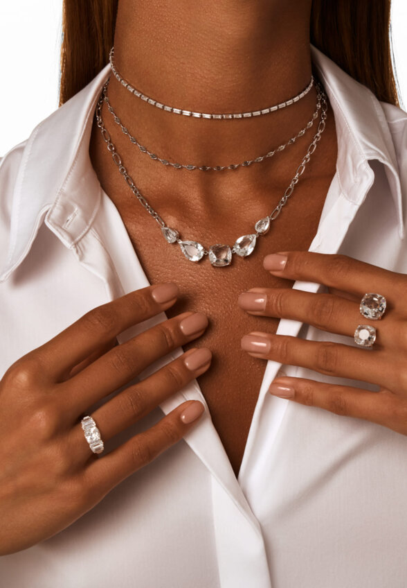 Теннисное серебряное колье-чокер с фианитами в огранке Багет MIE