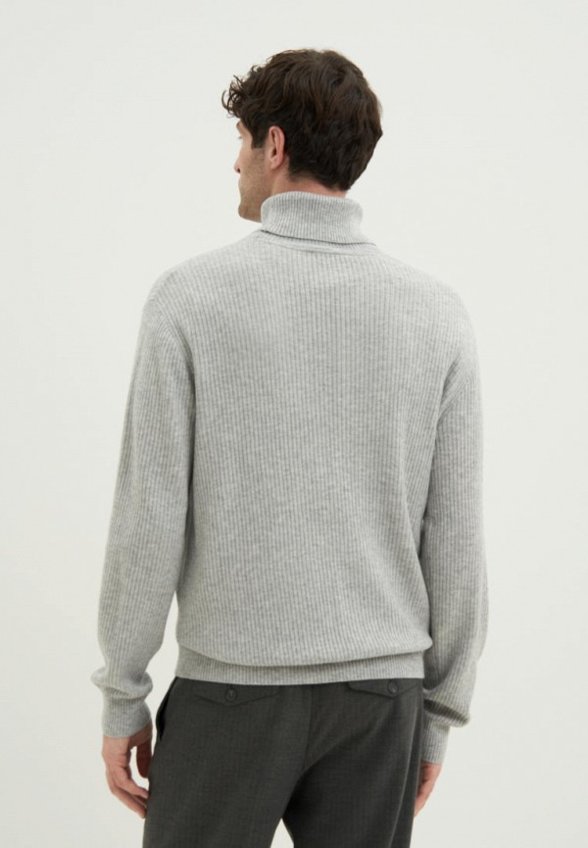 Свитер Finn Flare