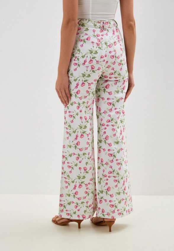 Джинсы Belucci