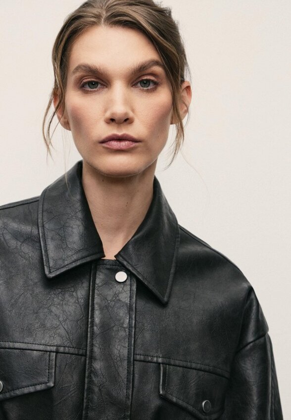 Куртка кожаная Zarina