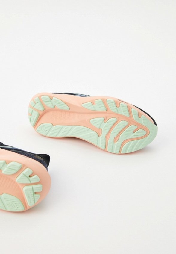 Кроссовки ASICS