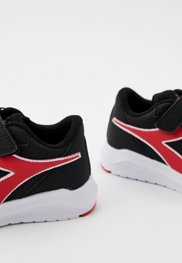 Кроссовки Diadora
