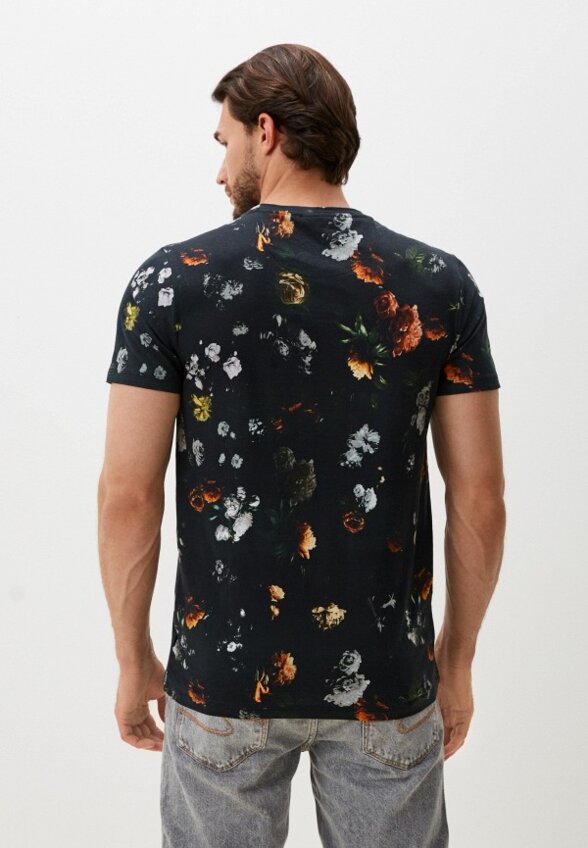 Футболка Colin's