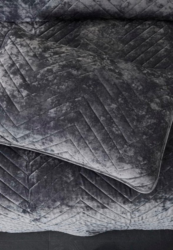 Комплект с покрывалом Sofi De Marko