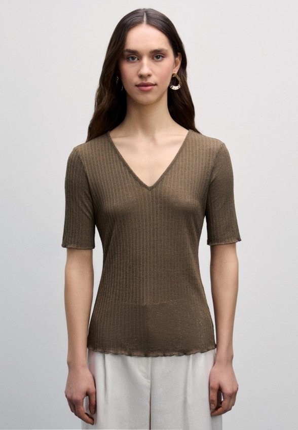 Пуловер Zarina