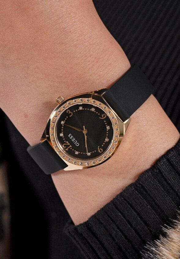 Часы Guess
