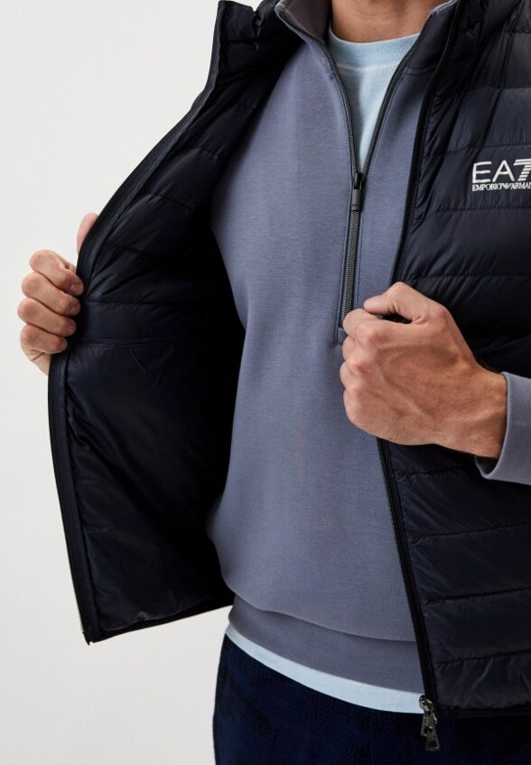 Жилет утепленный EA7