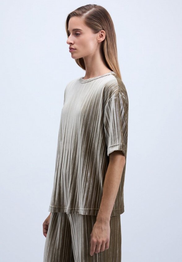 Футболка Zarina