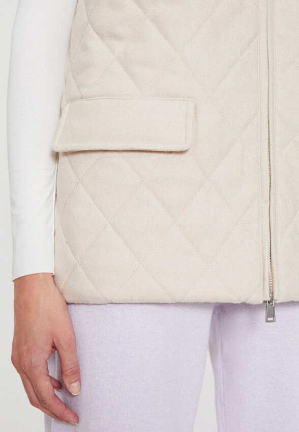 Жилет стеганый To Be Blossom