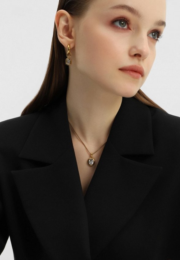 Колье и серьги Pill