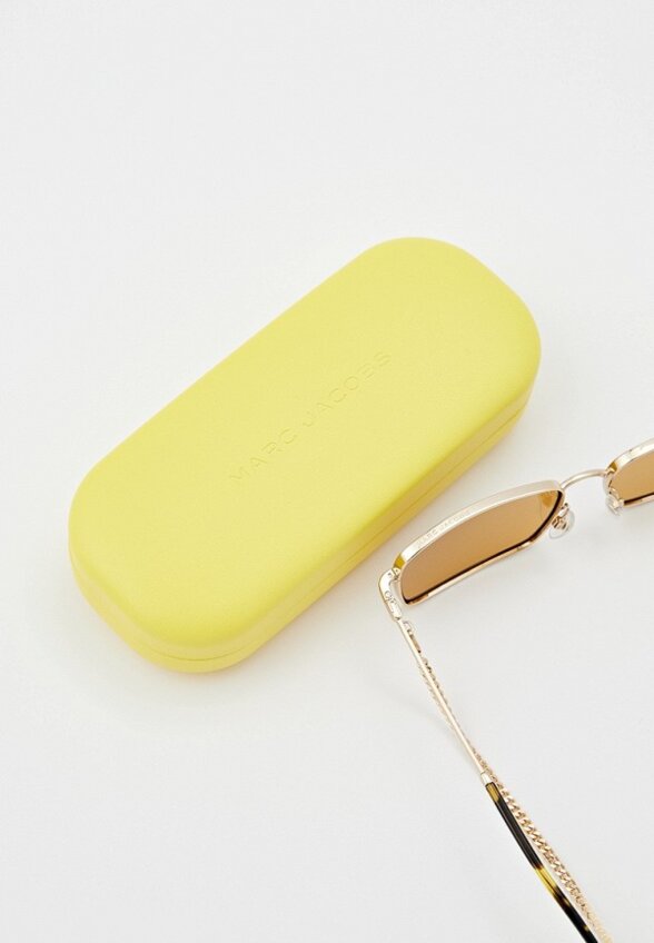 Очки солнцезащитные и цепочка Marc Jacobs