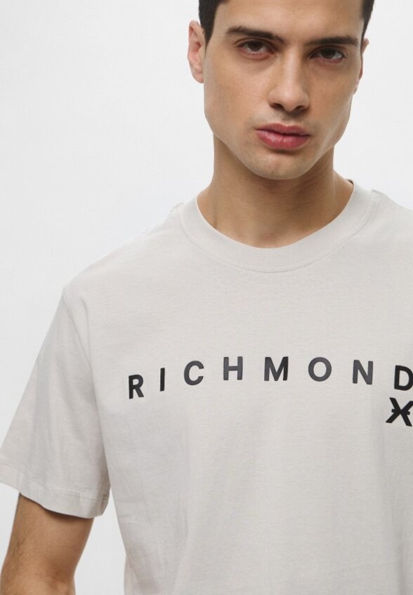 Футболка John Richmond