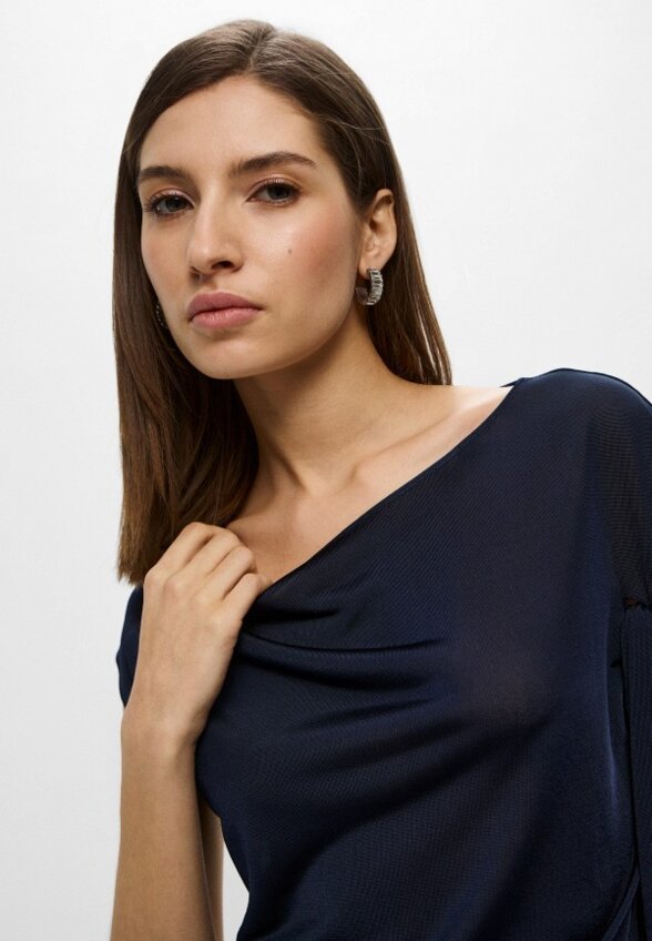 Топ Alberta Ferretti