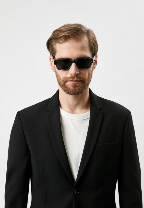 Очки солнцезащитные Prada