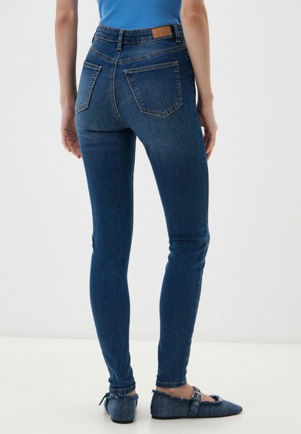 Джинсы Terranova