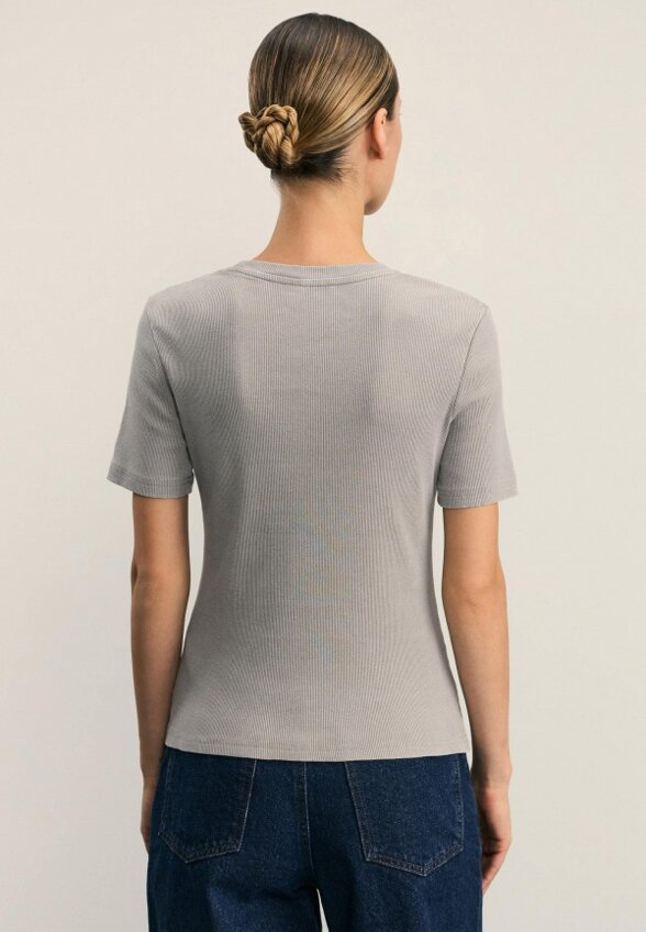 Футболка Zarina