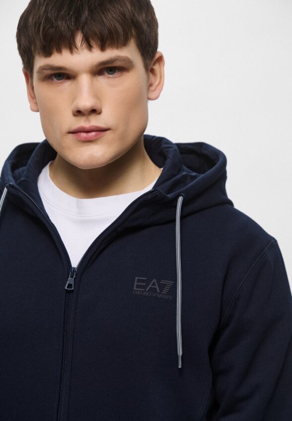 Костюм спортивный EA7