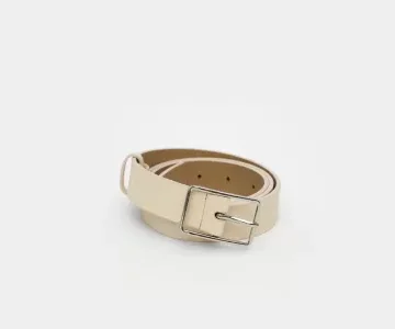 КЛАССИЧЕСКИЙ РЕМЕНЬ С ПРЯМОУГОЛЬНОЙ ПРЯЖКОЙ