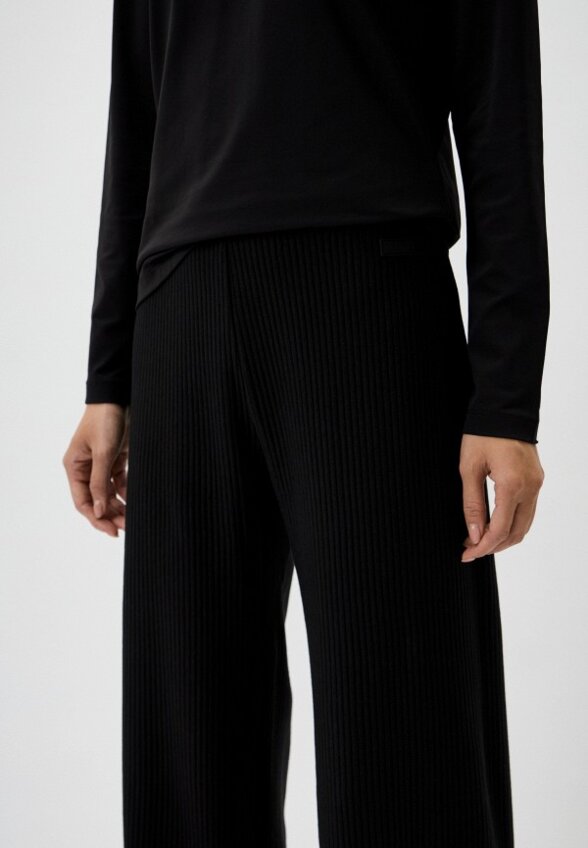 Брюки спортивные EA7