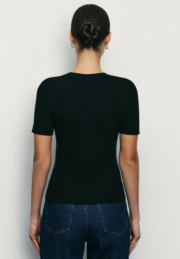 Футболка Zarina