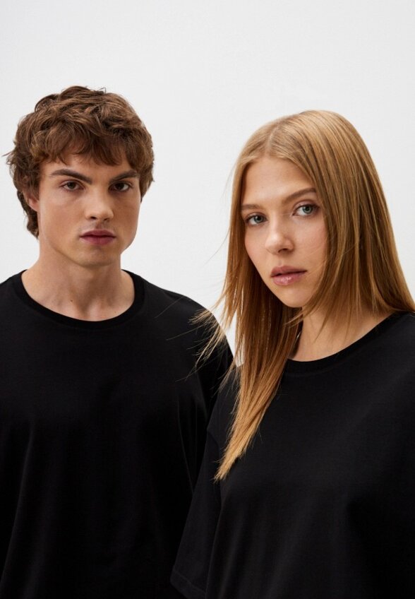 Футболка DNK