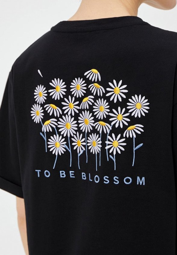 Футболка To Be Blossom