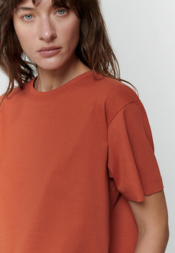 Футболка Daisyknit