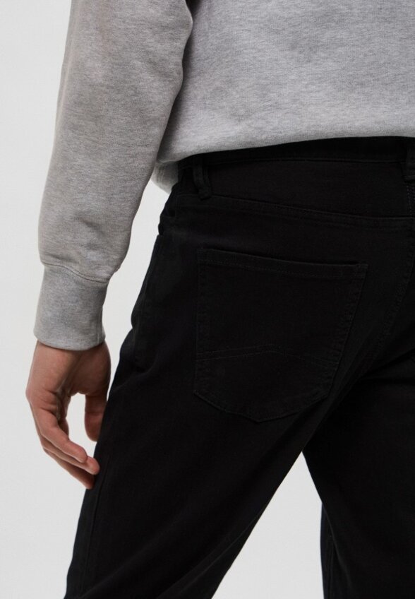 Джинсы Armani Exchange