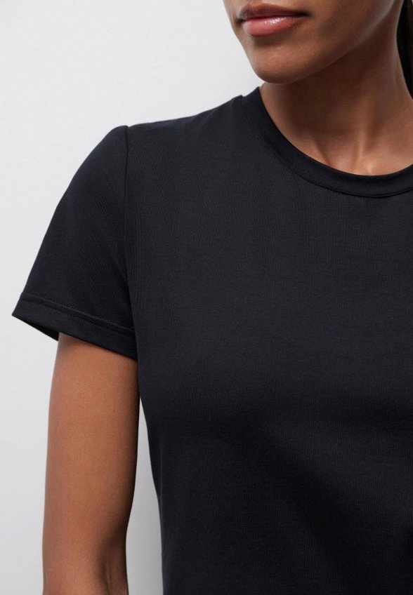 Футболка belle you