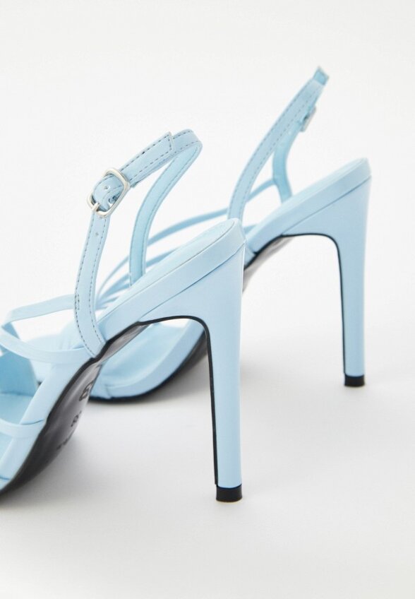 Босоножки Nume