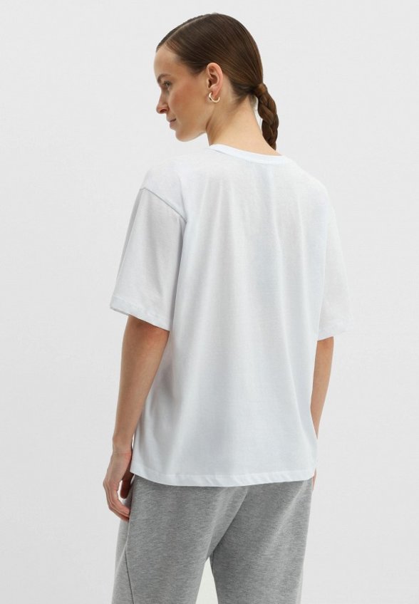 Футболка Lilly Bennet