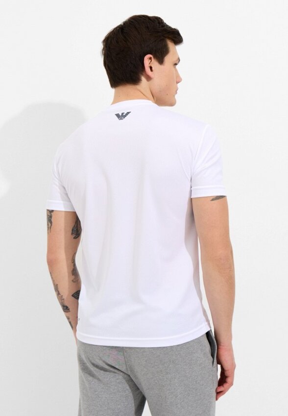 Футболка спортивная EA7