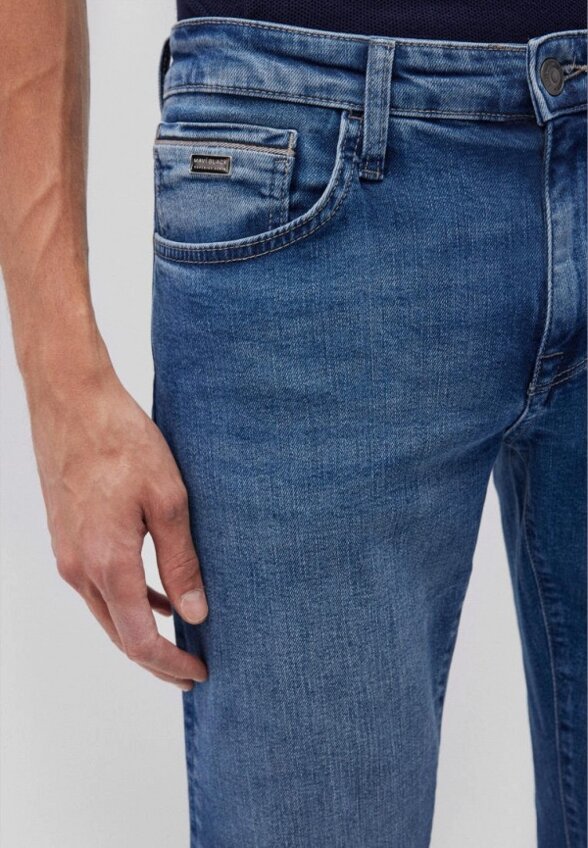 Джинсы Mavi