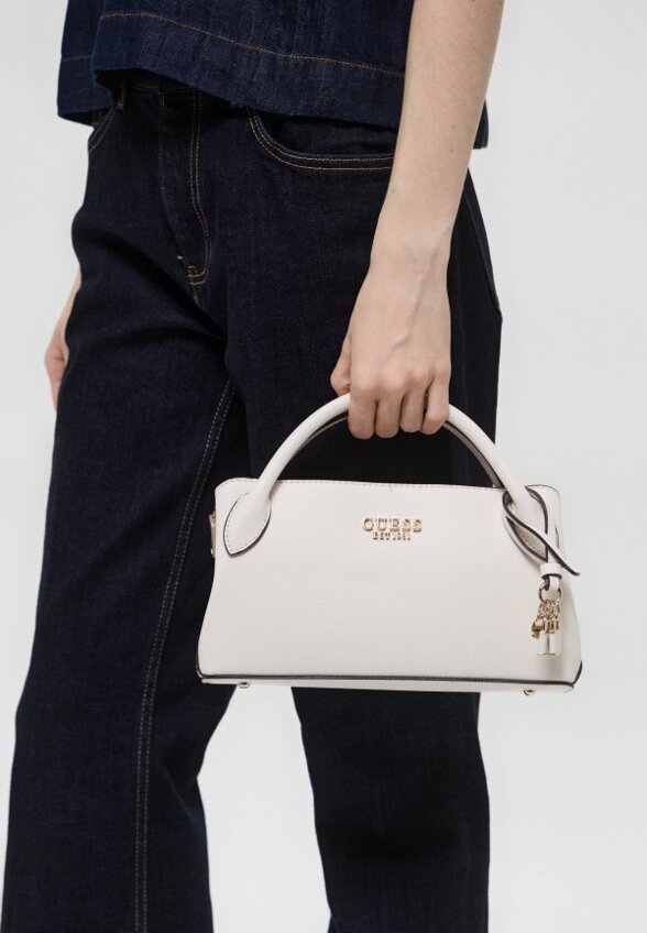 Сумка и брелок Guess