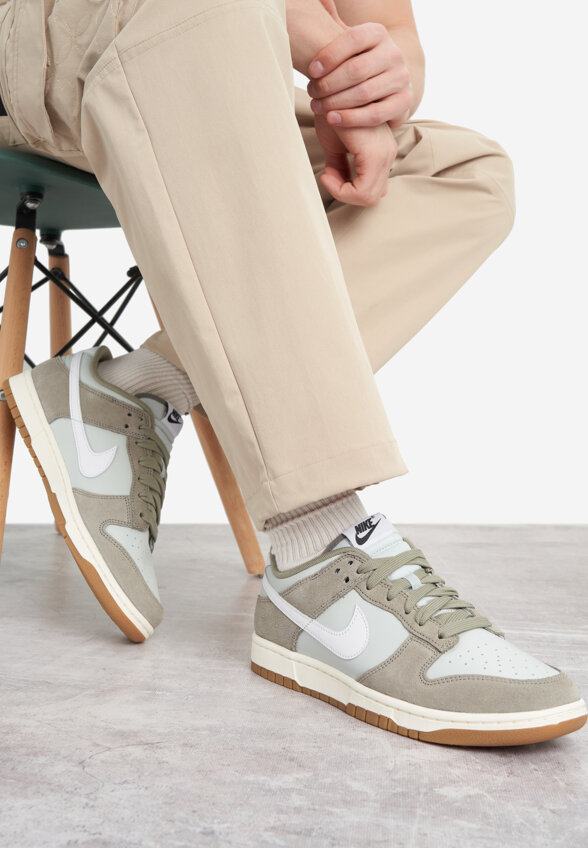 Кеды мужские Nike Dunk Low Retro Se, Серый