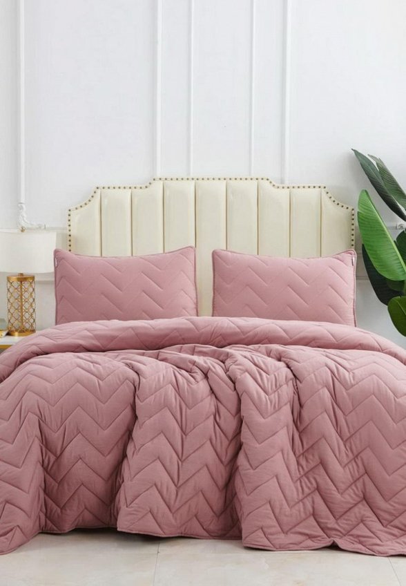 Комплект с покрывалом Sofi De Marko