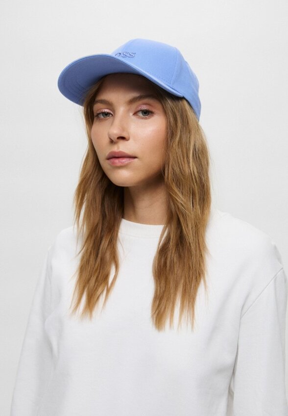 Бейсболка Boss