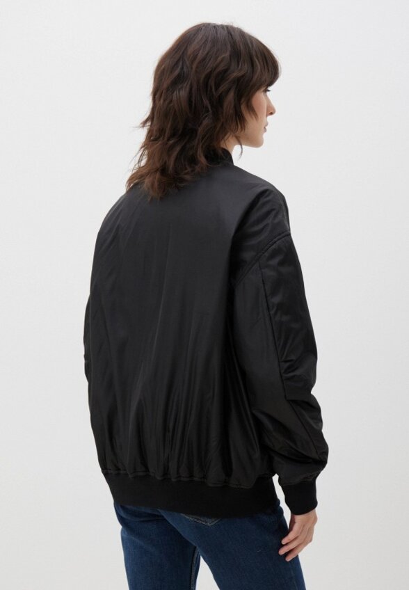 Бомбер Снежная Королева