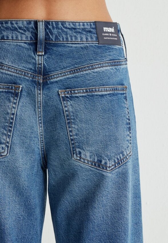 Джинсы Mavi