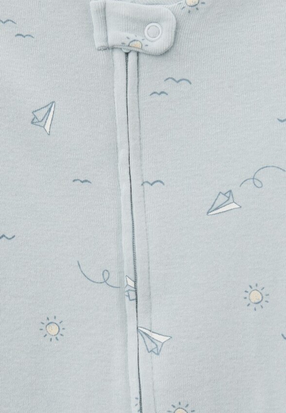 Комбинезон и шапка Carter’s